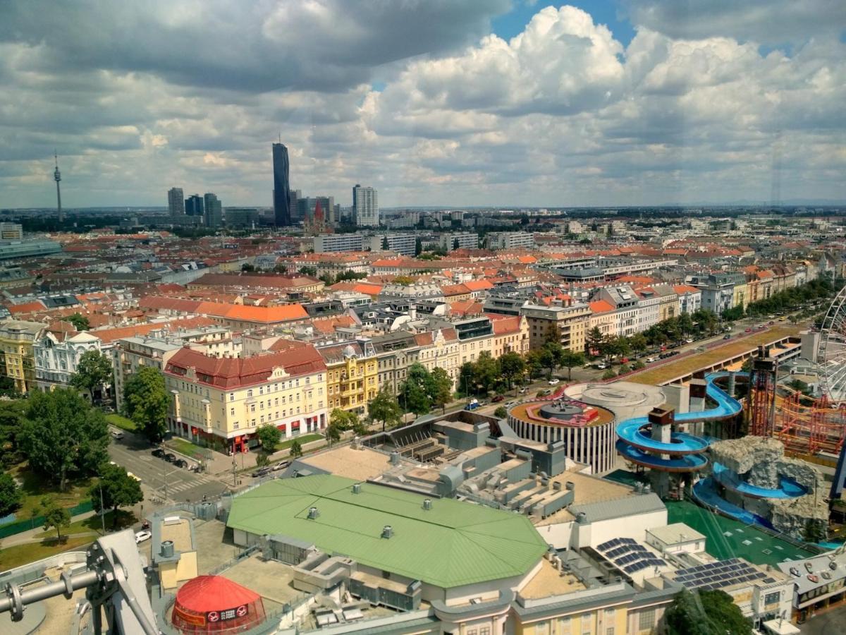 Center ! 3 Stops Away From The Center Of Vienna! Ngoại thất bức ảnh