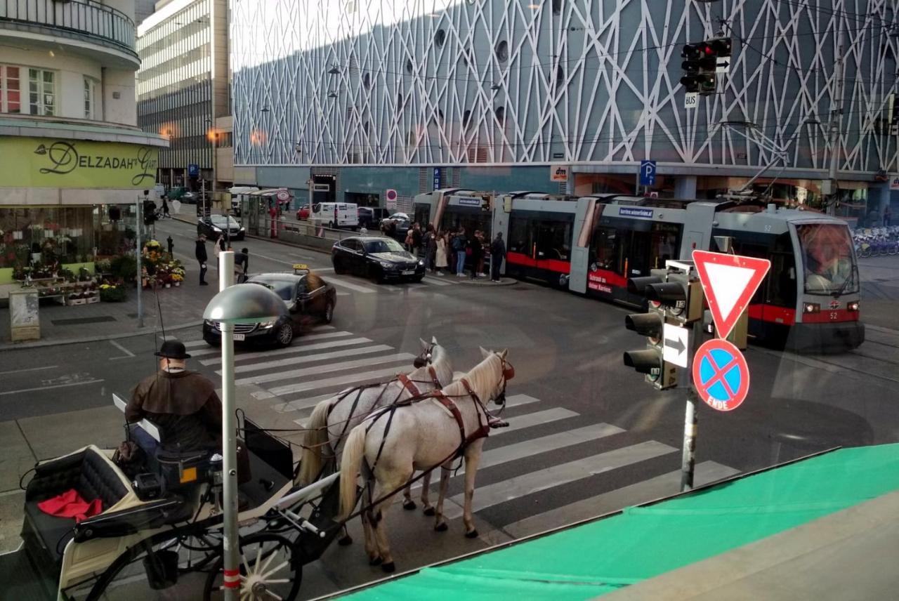 Center ! 3 Stops Away From The Center Of Vienna! Ngoại thất bức ảnh