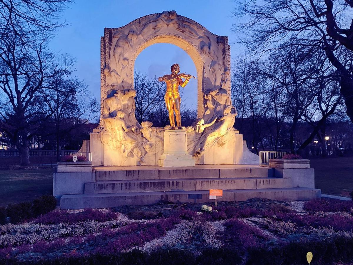 Center ! 3 Stops Away From The Center Of Vienna! Ngoại thất bức ảnh